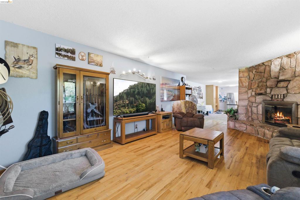 376 Calaveras Way, Sonora, CA 95370-6954