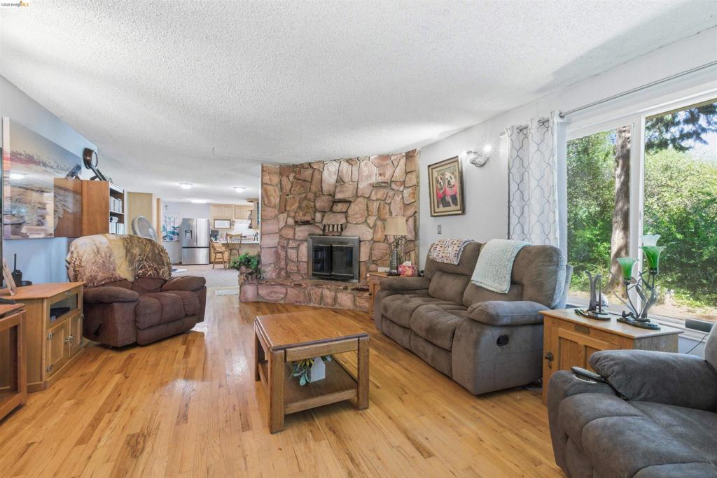 376 Calaveras Way, Sonora, CA 95370-6954