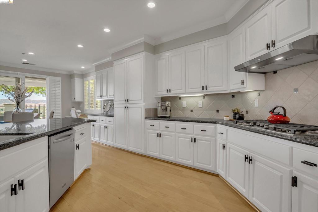 179 E Country Club Dr, Brentwood (CC), CA 94513