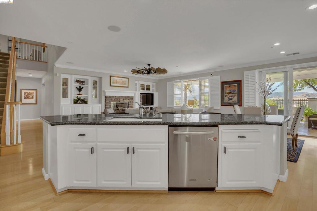 179 E Country Club Dr, Brentwood (CC), CA 94513