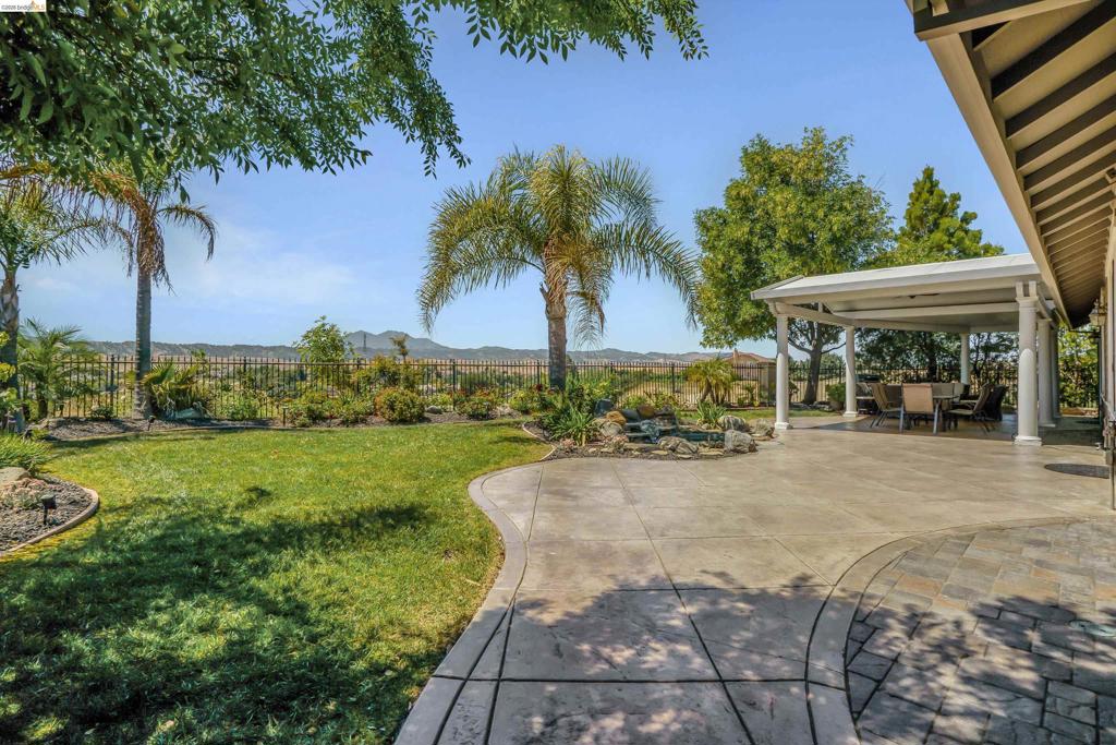 179 E Country Club Dr, Brentwood (CC), CA 94513
