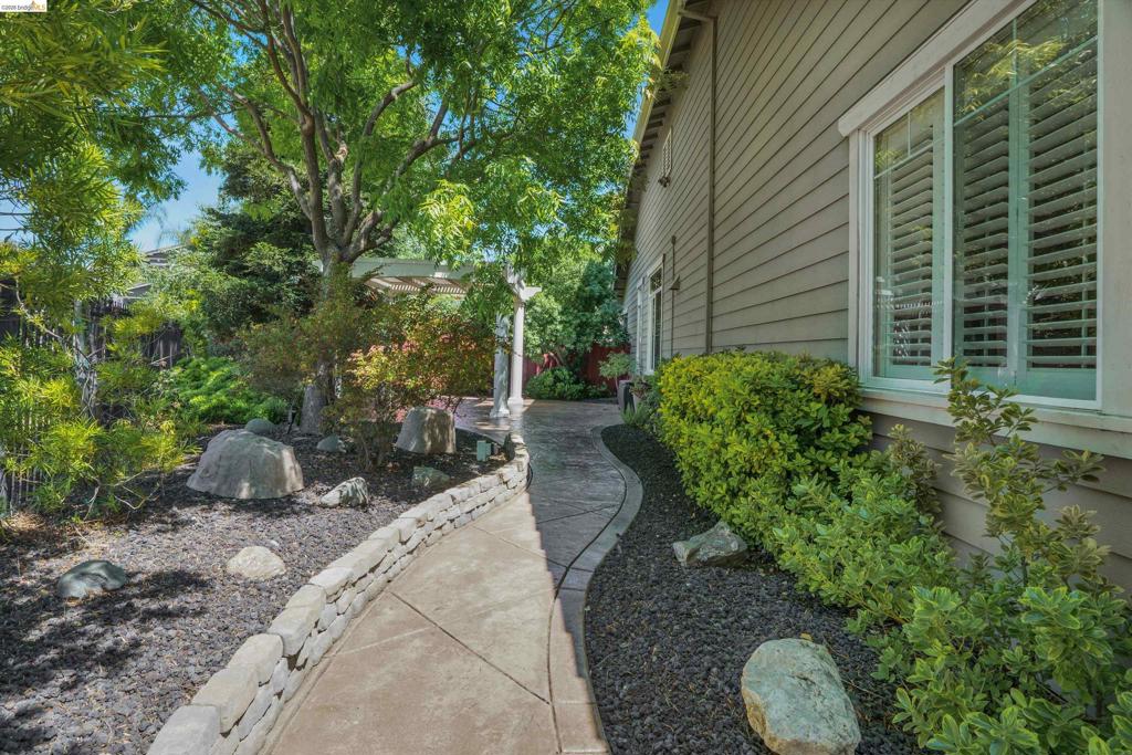 179 E Country Club Dr, Brentwood (CC), CA 94513