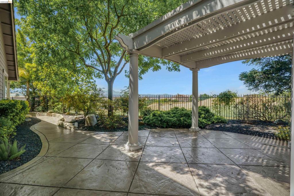 179 E Country Club Dr, Brentwood (CC), CA 94513