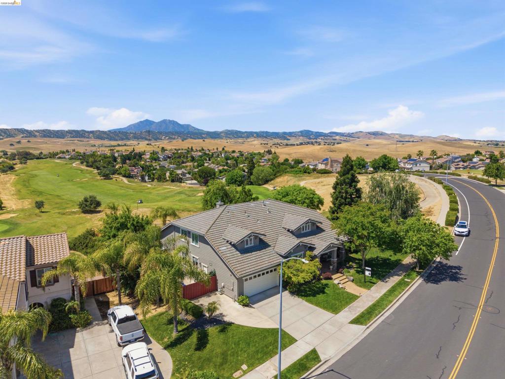 179 E Country Club Dr, Brentwood (CC), CA 94513
