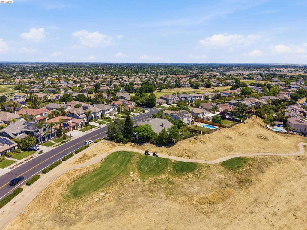 179 E Country Club Dr, Brentwood (CC), CA 94513