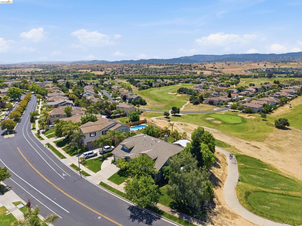 179 E Country Club Dr, Brentwood (CC), CA 94513