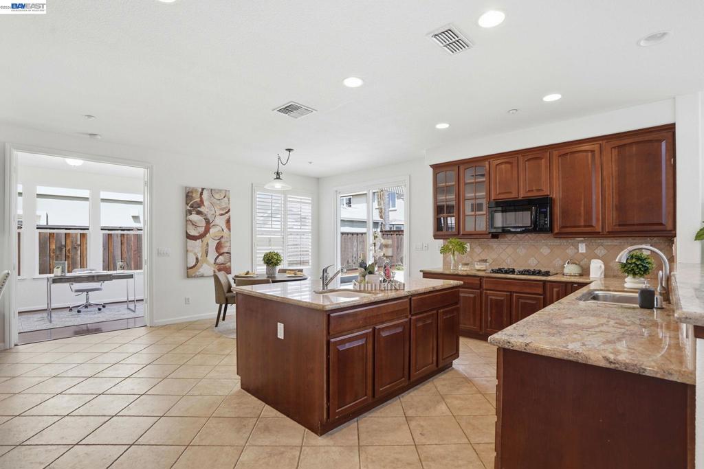 705 Iris Ct, Brentwood (CC), CA 94513