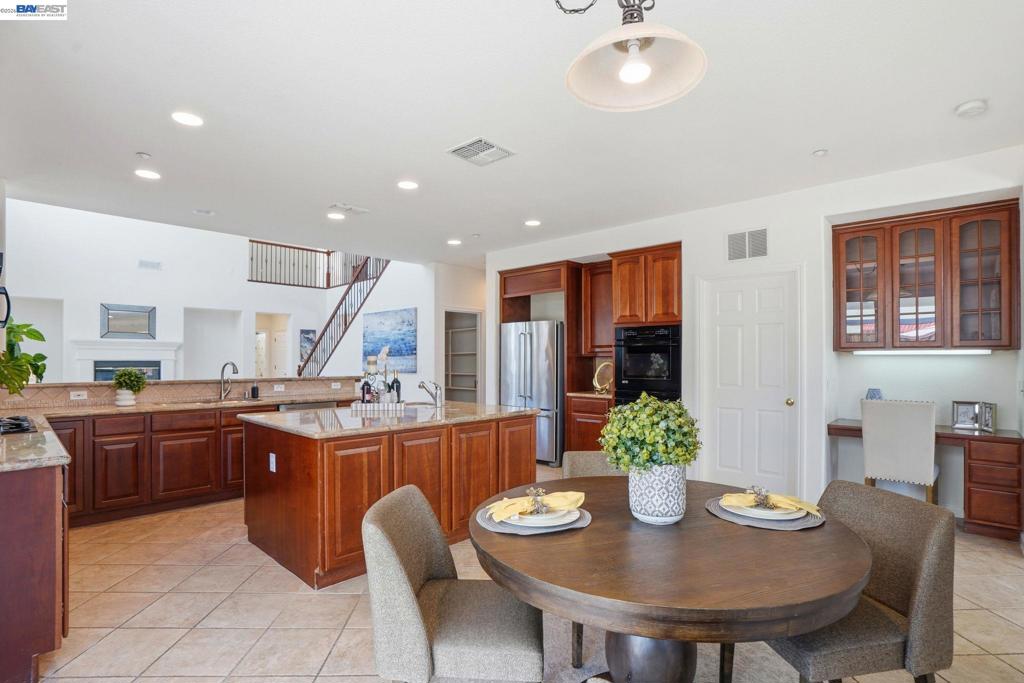 705 Iris Ct, Brentwood (CC), CA 94513