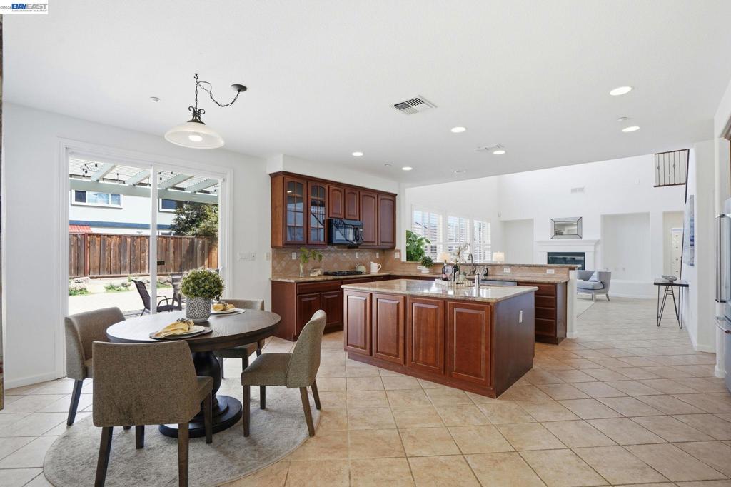 705 Iris Ct, Brentwood (CC), CA 94513
