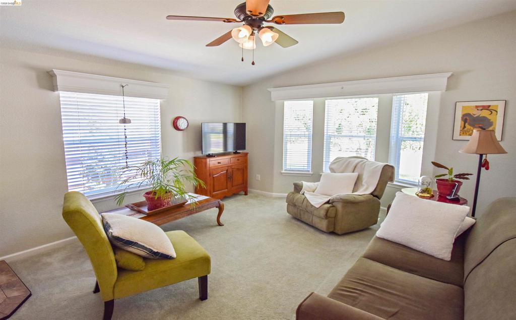 18598 Vista Dr, Jamestown, CA 95327