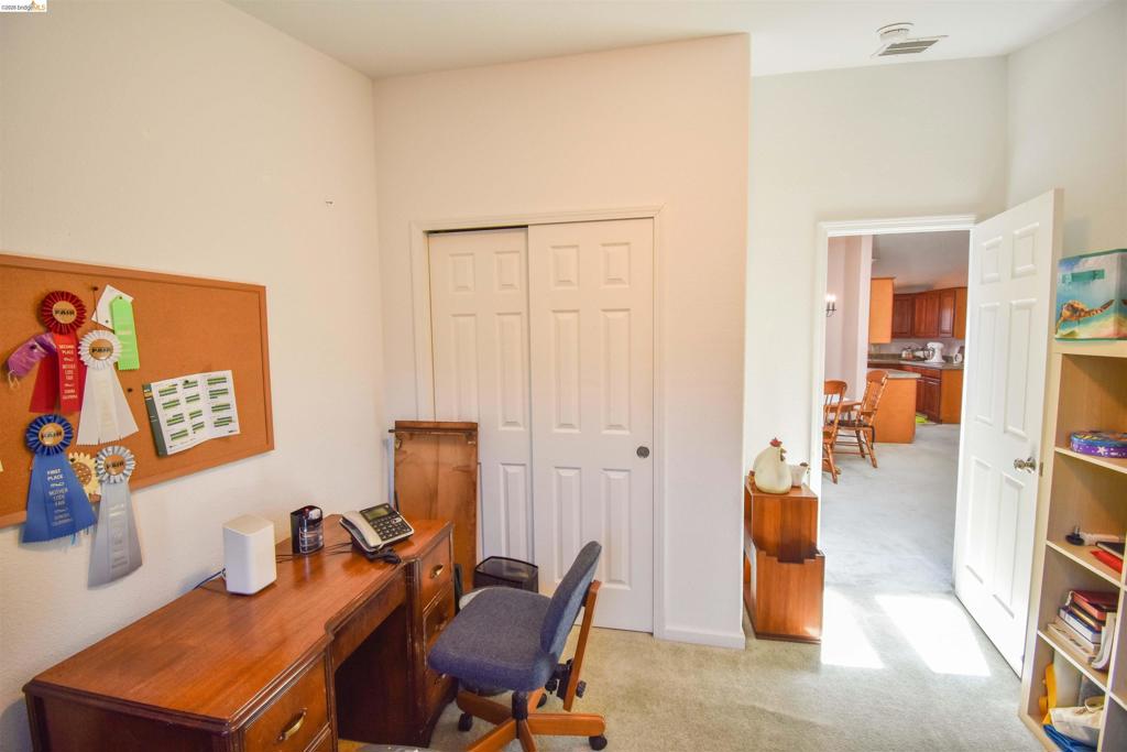 18598 Vista Dr, Jamestown, CA 95327