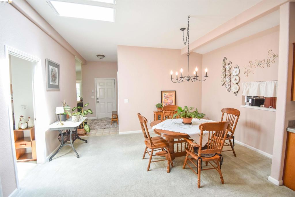 18598 Vista Dr, Jamestown, CA 95327