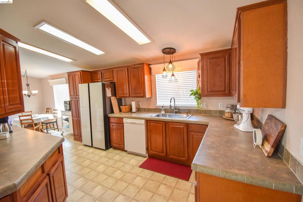 18598 Vista Dr, Jamestown, CA 95327
