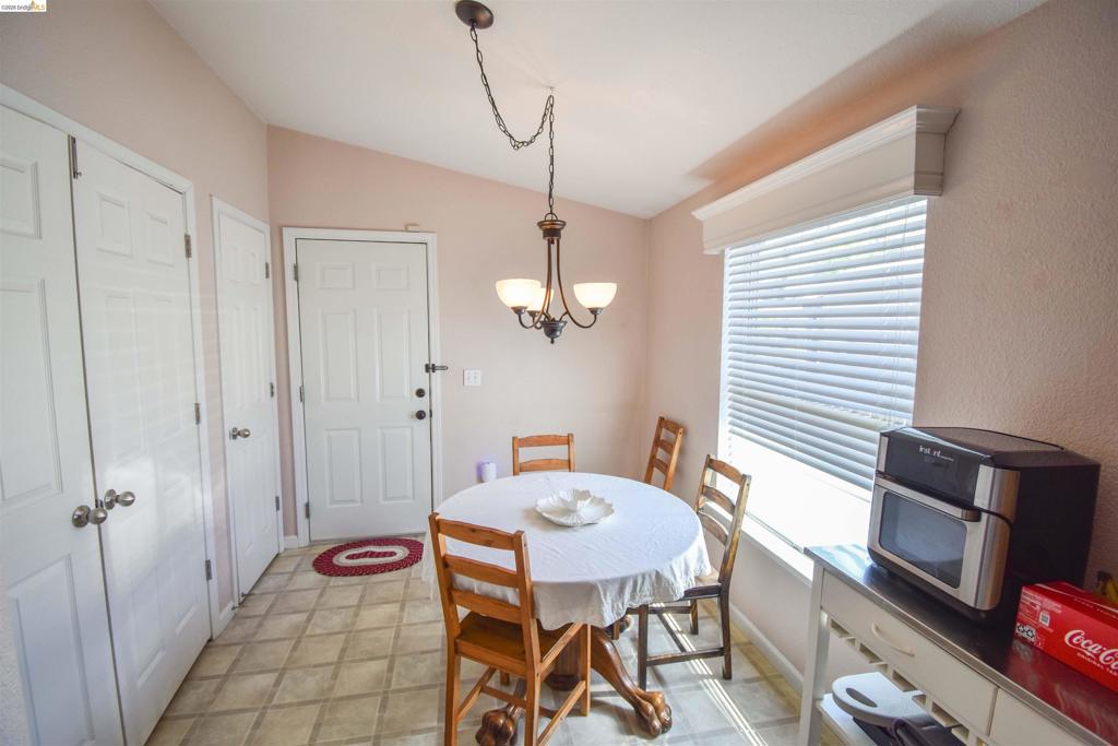 18598 Vista Dr, Jamestown, CA 95327