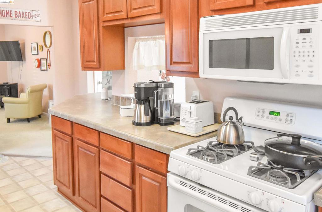 18598 Vista Dr, Jamestown, CA 95327