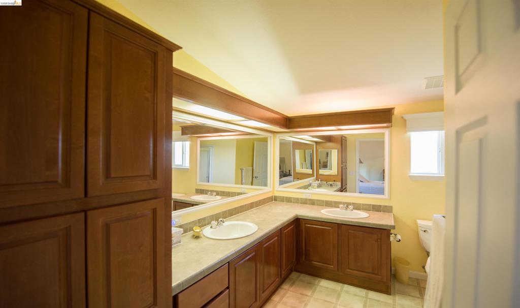 18598 Vista Dr, Jamestown, CA 95327