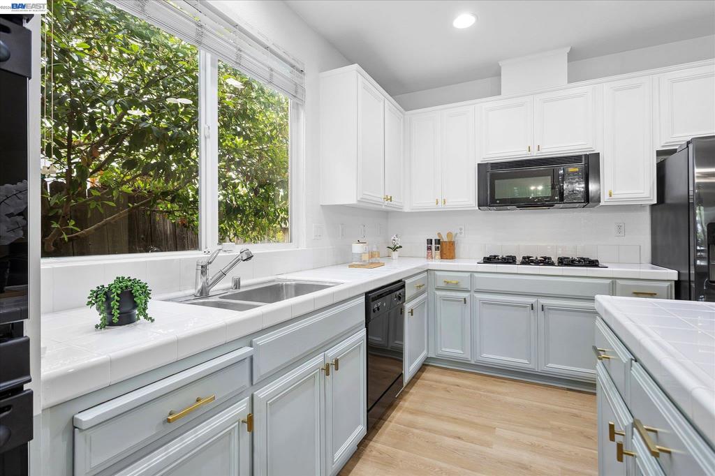 744 Vasconcellos Ave, Manteca, CA 95336