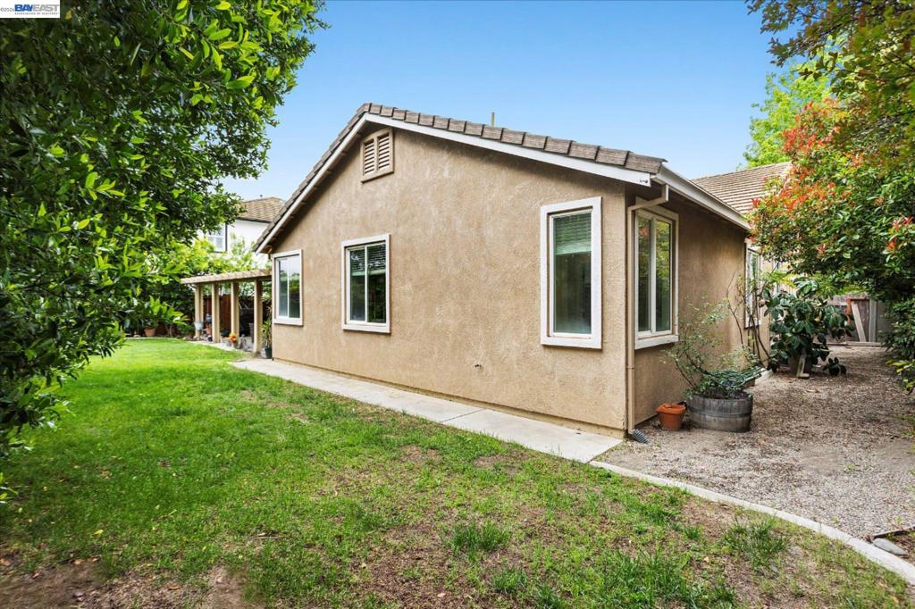744 Vasconcellos Ave, Manteca, CA 95336