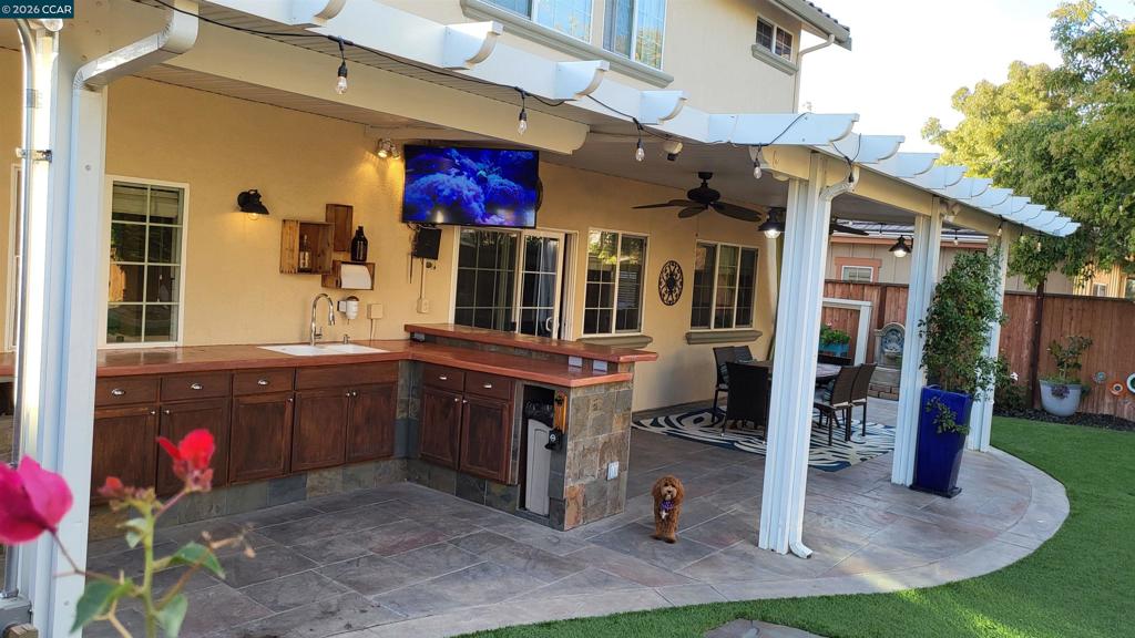 906 Scenic Ct, Brentwood (CC), CA 94513