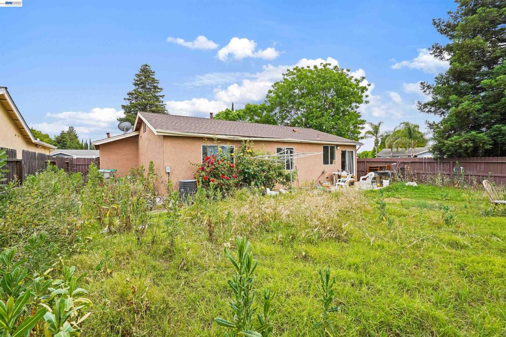 2113 Gleneagle St, Atwater, CA 95301