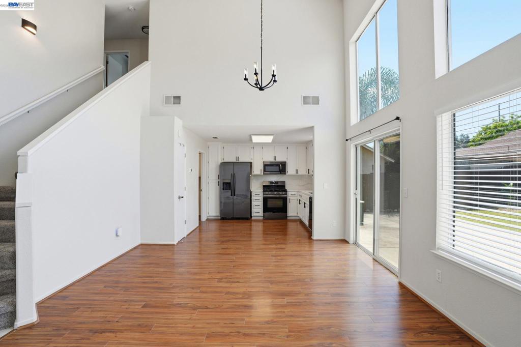 419 Pioneer Ave, Manteca, CA 95336