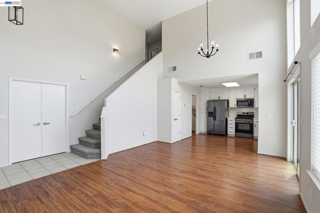 419 Pioneer Ave, Manteca, CA 95336