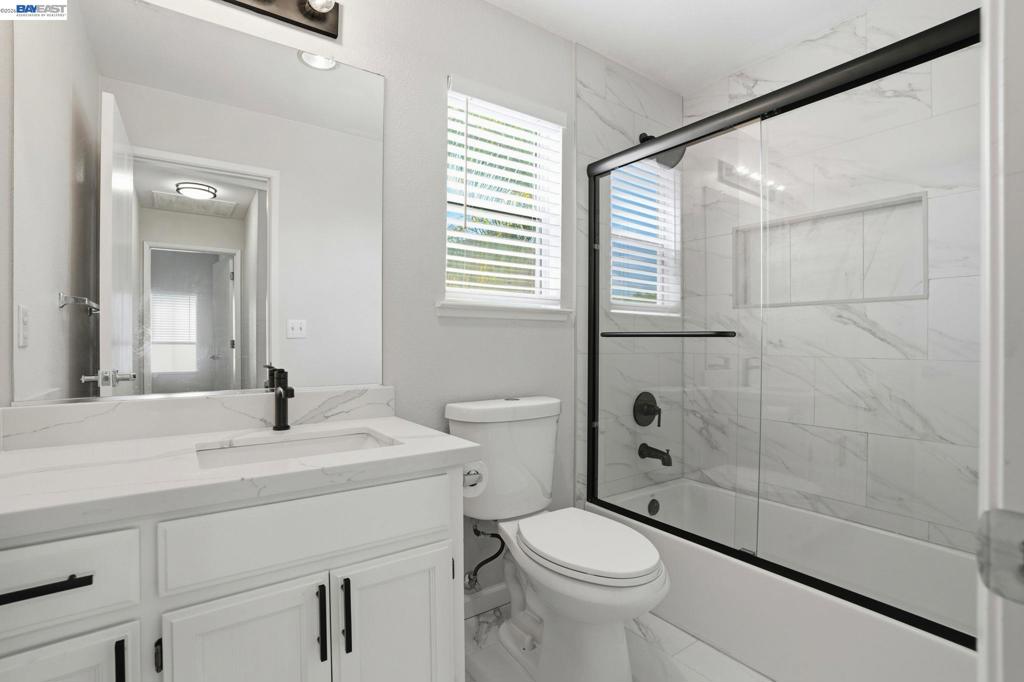 419 Pioneer Ave, Manteca, CA 95336