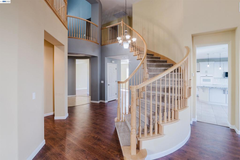 1459 Mesa Creek Dr, Patterson, CA 95363