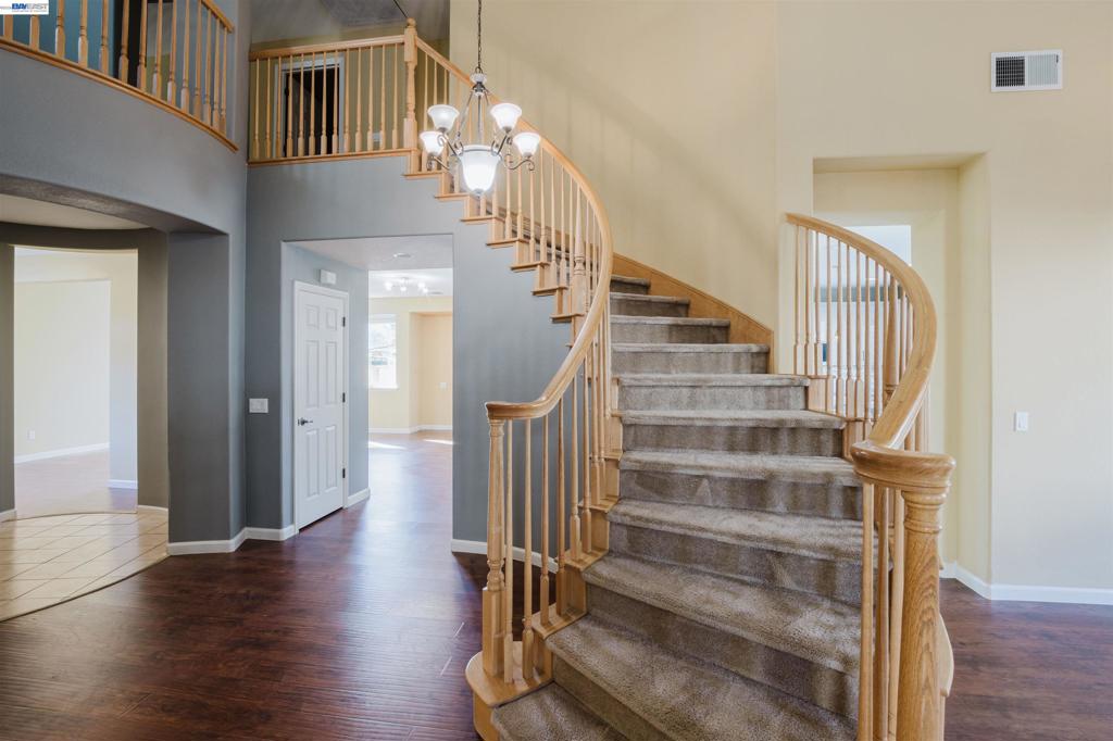 1459 Mesa Creek Dr, Patterson, CA 95363