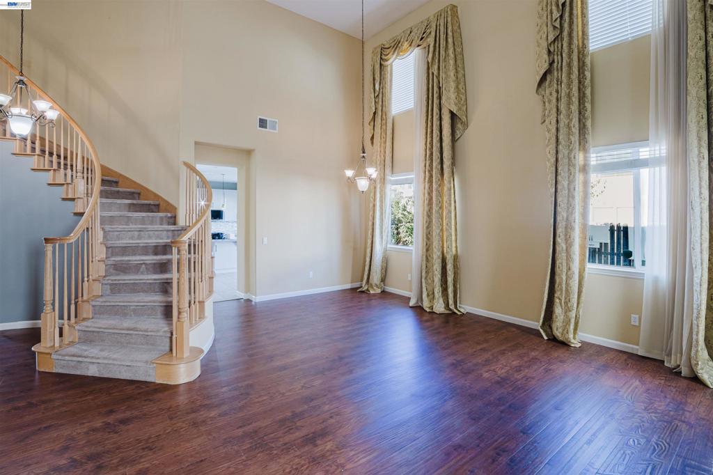 1459 Mesa Creek Dr, Patterson, CA 95363