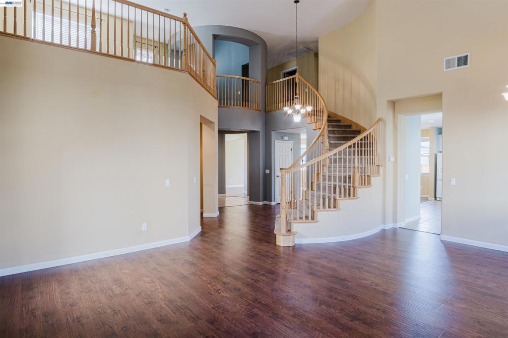 1459 Mesa Creek Dr, Patterson, CA 95363