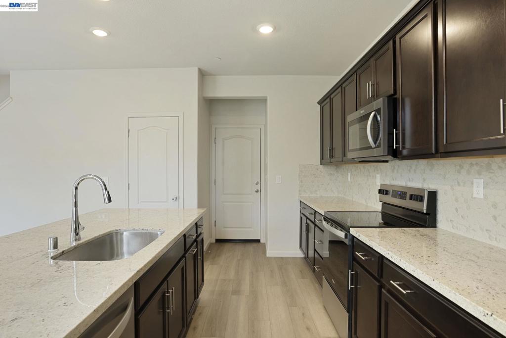 3046 Tinsley St, Manteca, CA 95337