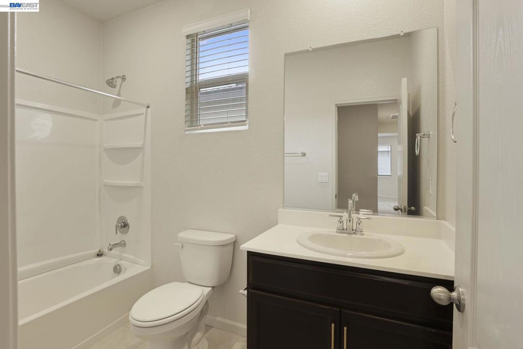 3046 Tinsley St, Manteca, CA 95337