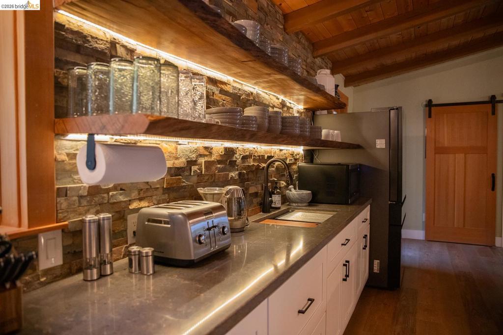 18399 Lime Kiln Rd., Sonora, CA 95370-8788