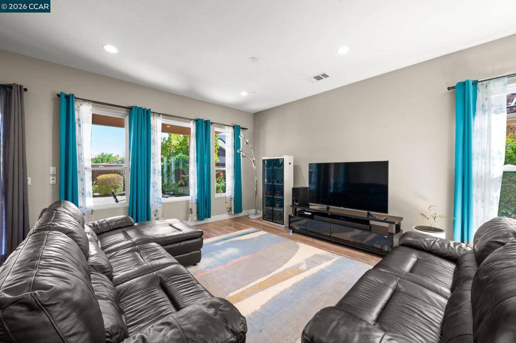 1929 Burgundy Lane, Brentwood (CC), CA 94513