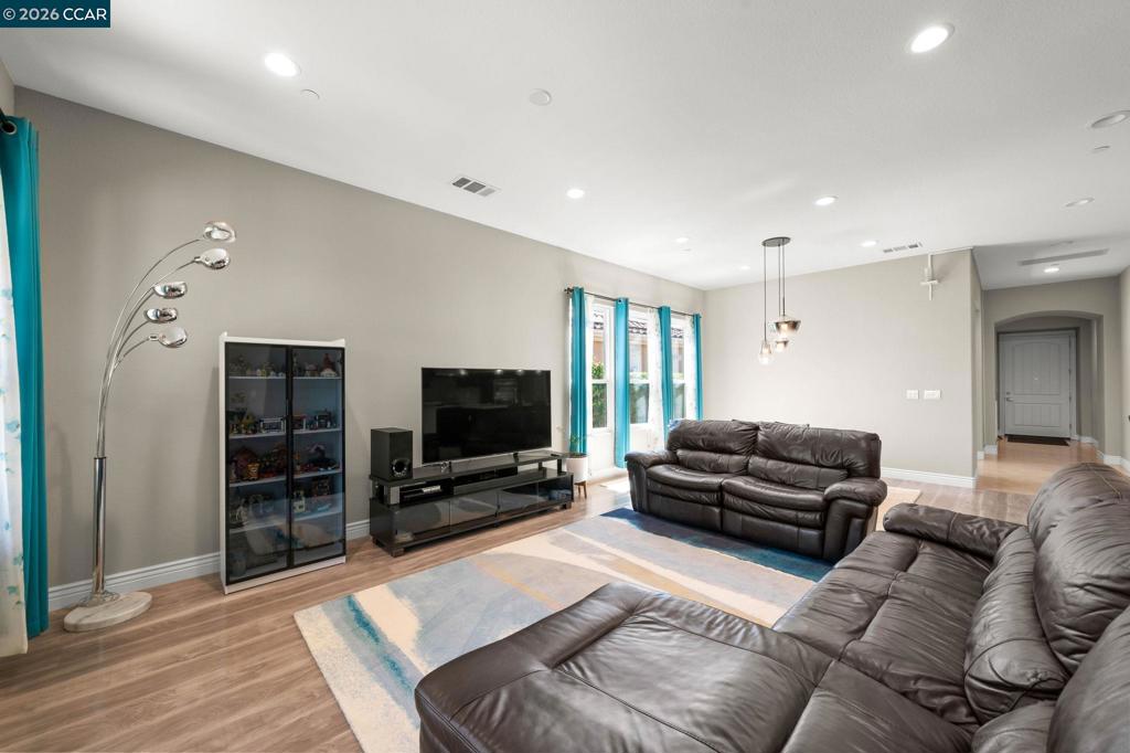 1929 Burgundy Lane, Brentwood (CC), CA 94513