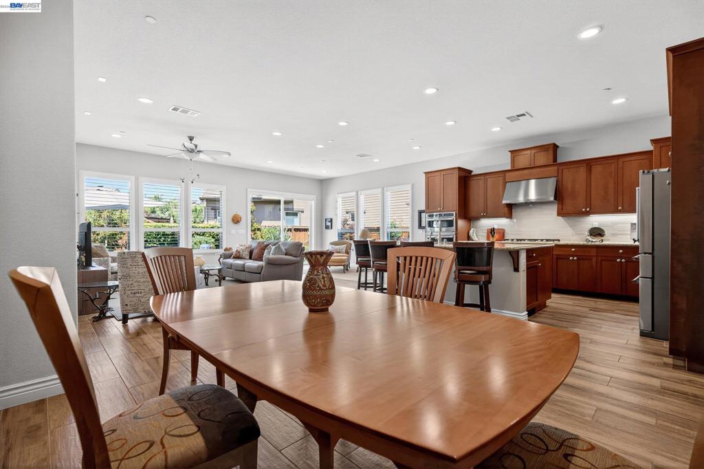 2105 RIOJA WAY, Brentwood (CC), CA 94513