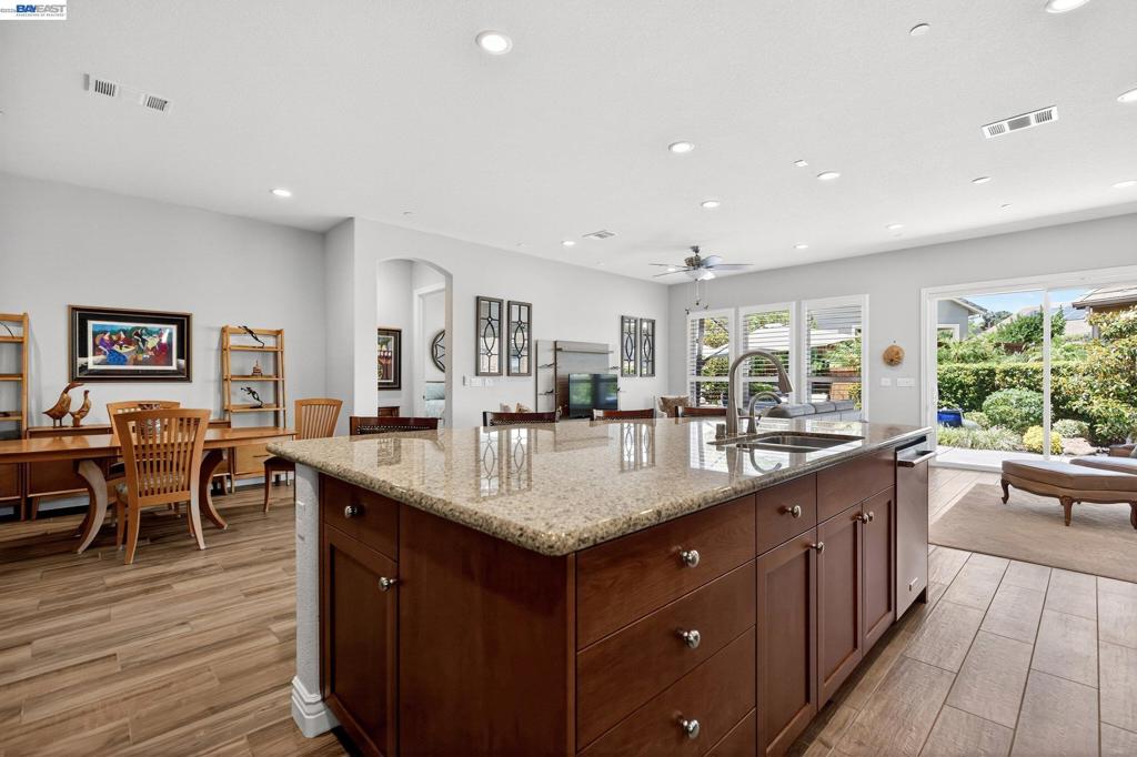 2105 RIOJA WAY, Brentwood (CC), CA 94513