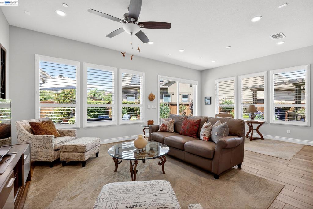 2105 RIOJA WAY, Brentwood (CC), CA 94513