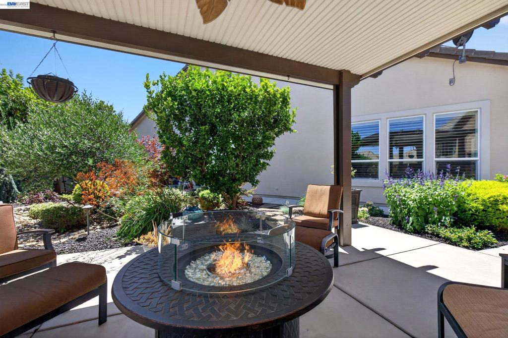 2105 RIOJA WAY, Brentwood (CC), CA 94513
