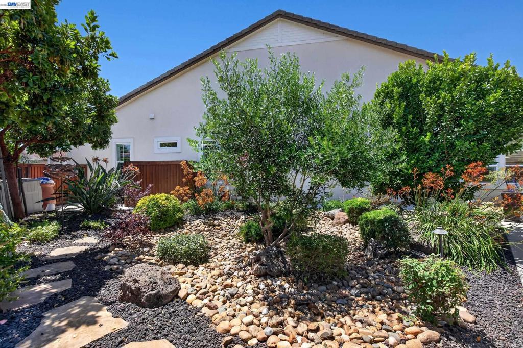 2105 RIOJA WAY, Brentwood (CC), CA 94513
