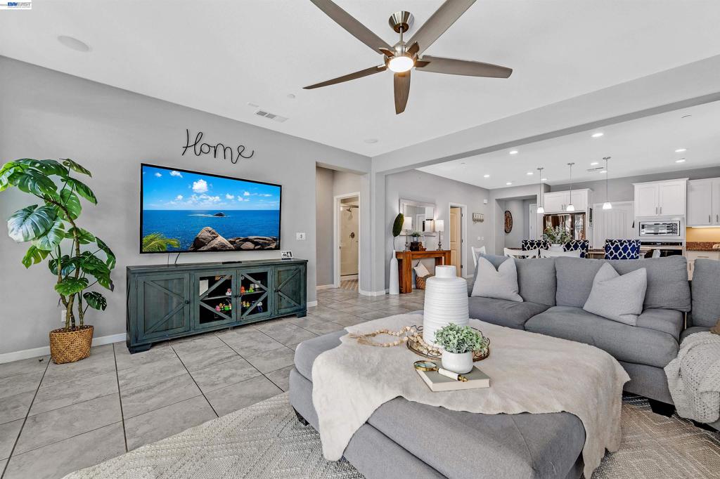1589 Friendly Street, Manteca, CA 95337