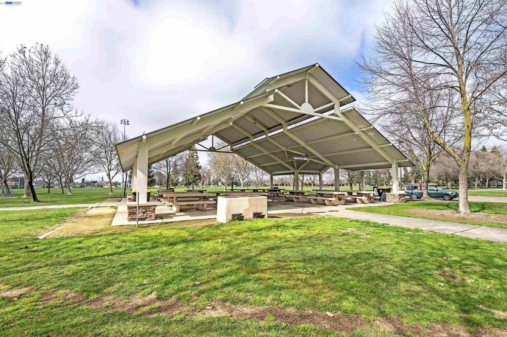 1589 Friendly Street, Manteca, CA 95337