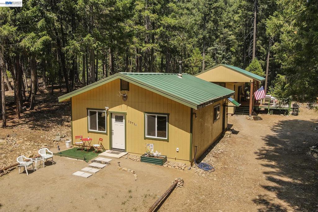 1371 Eagle Creek Loop Rd, Coffee, CA 96091