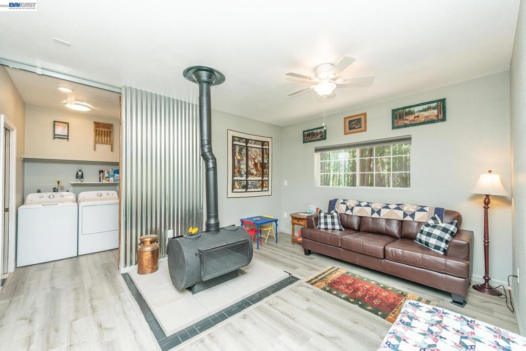1371 Eagle Creek Loop Rd, Coffee, CA 96091
