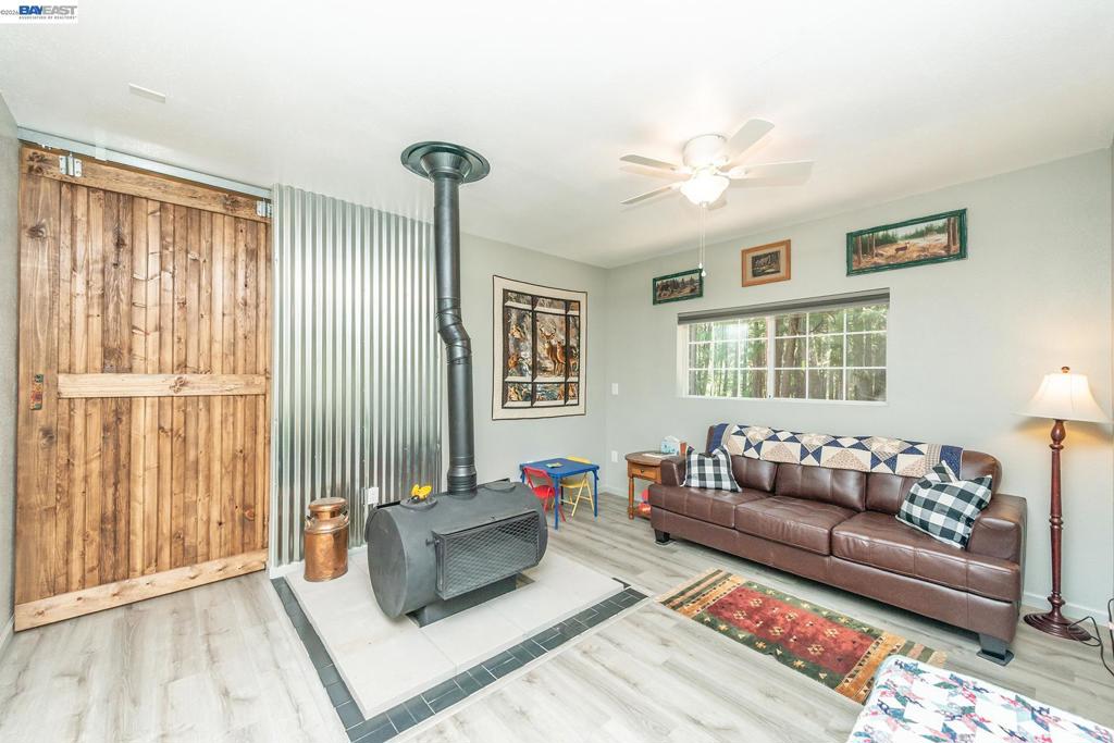 1371 Eagle Creek Loop Rd, Coffee, CA 96091