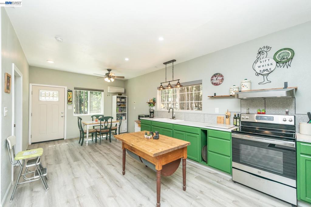 1371 Eagle Creek Loop Rd, Coffee, CA 96091