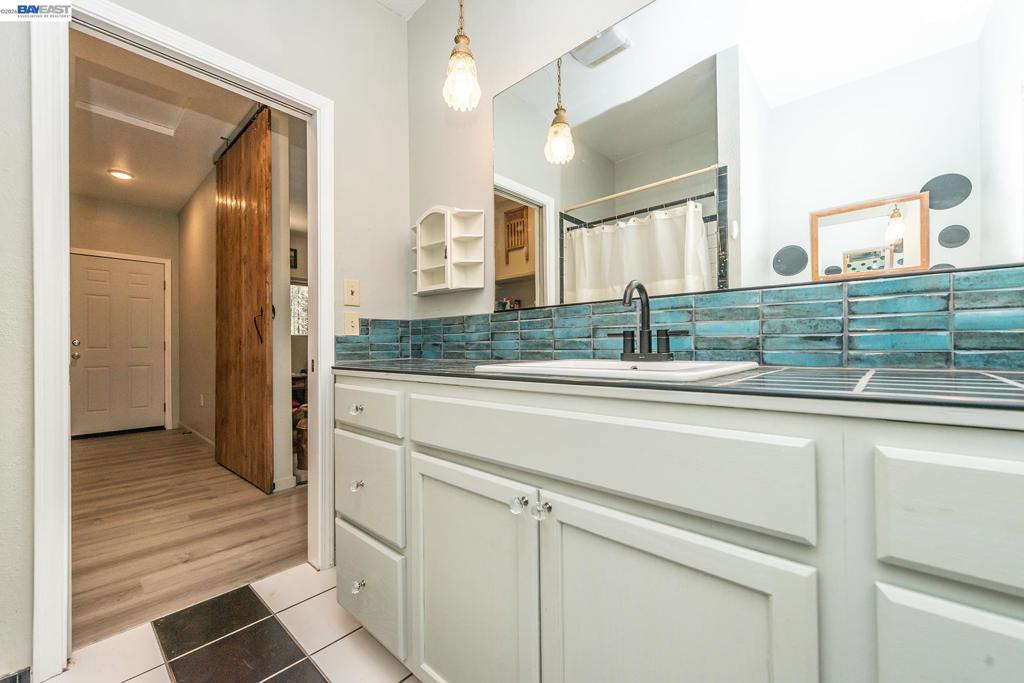 1371 Eagle Creek Loop Rd, Coffee, CA 96091