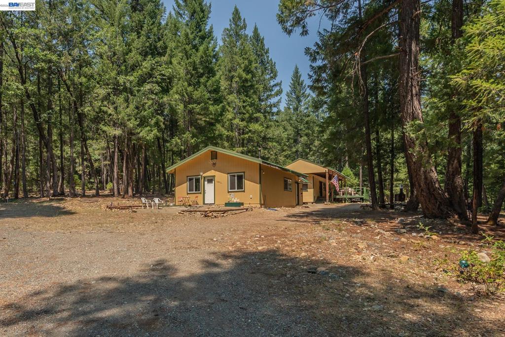 1371 Eagle Creek Loop Rd, Coffee, CA 96091