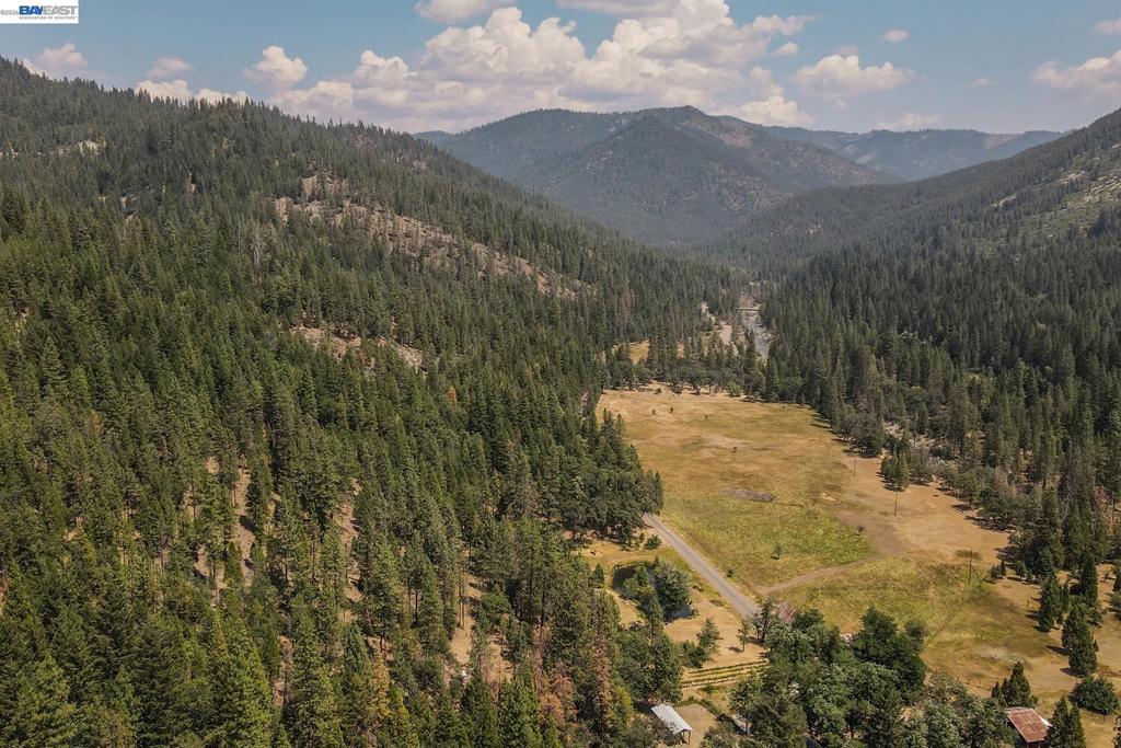 1371 Eagle Creek Loop Rd, Coffee, CA 96091